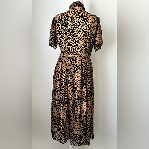 IVY CITY CO Anna Embossed Leopard Print Short Sleeve Midi Dress NWT Size Large - Picture 7 of 12